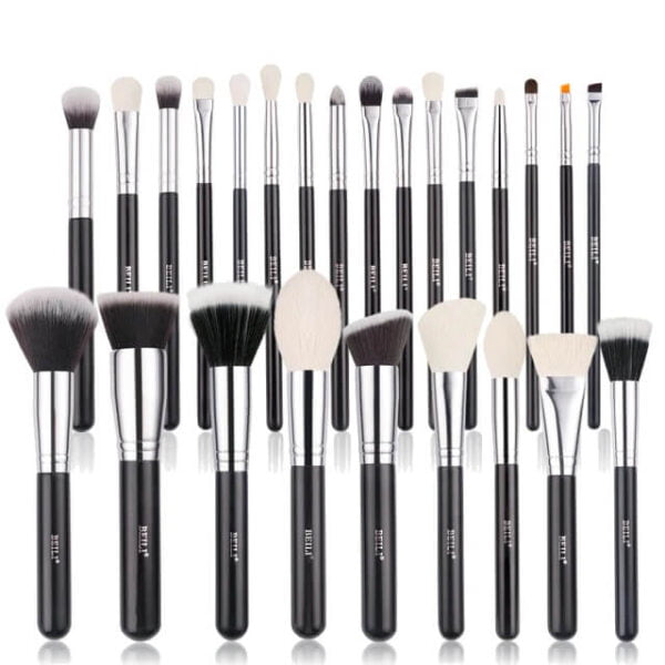 Makeup brushes set with Natural goat hair, used for Professional Contour Eyes and for applying Foundation Powder